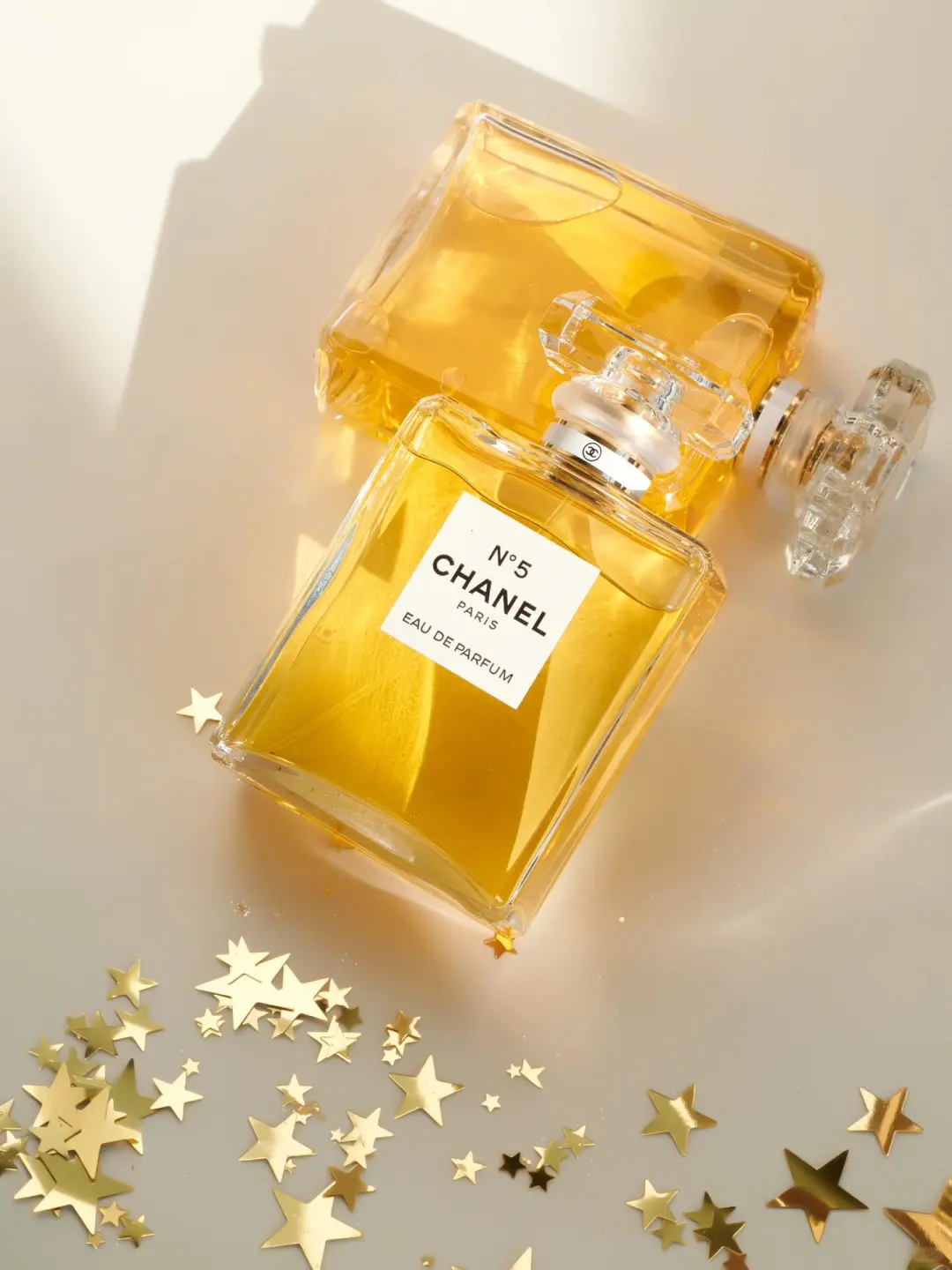 afa37c6b-34e3-4a0c-a566-4022b8a10691 Chanel No. 5 Eau De Parfum Spray for Women, Floral Fragrance with Ylang-Ylang & Sandalwood, Long Lasting Daily Scent - Image 1